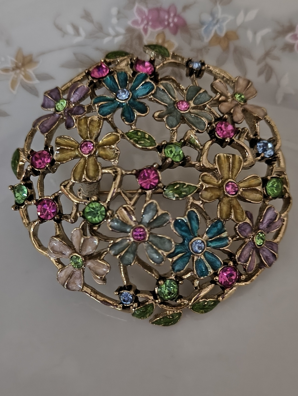Vtg Mid Century Monet Gold Tone Multi Colored Enamel Rhinestone Pastel Brooch